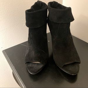 Vince Camuto suede peep toe booties - Size 8.5